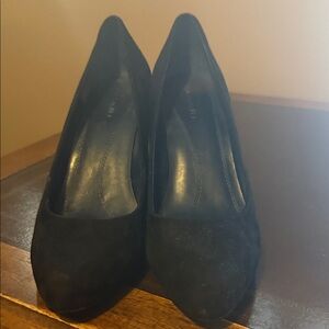 Tahari Black Dolly Women's heels size 8